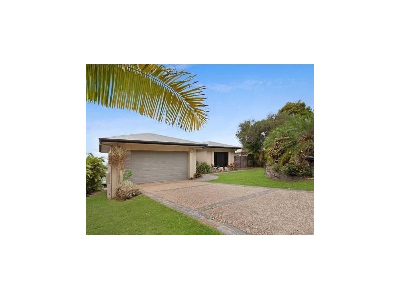 3 Oceanview Place, Mooroobool QLD 4870