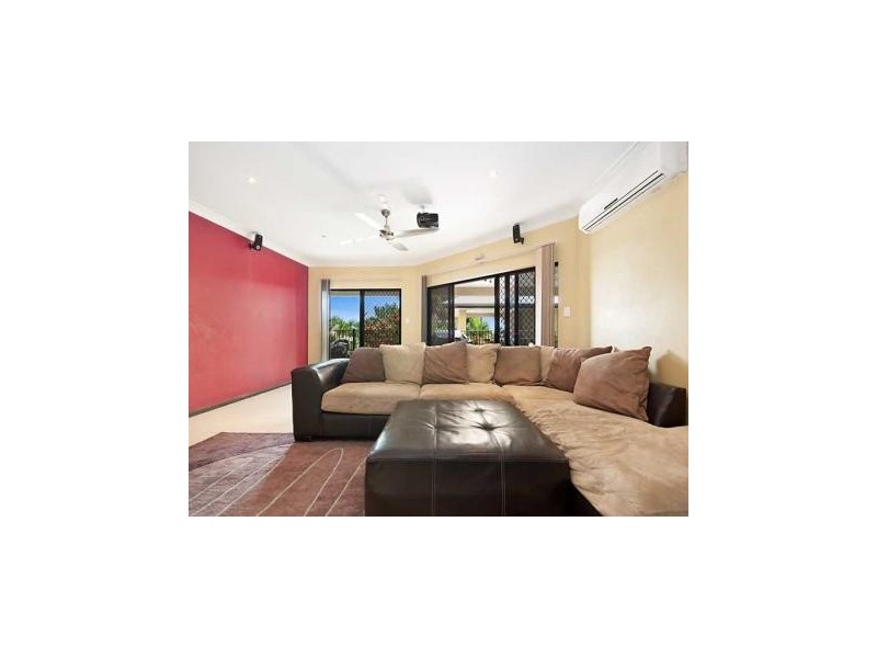 3 Oceanview Place, Mooroobool QLD 4870