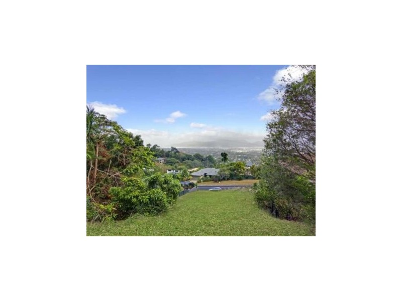 3 Oceanview Place, Mooroobool QLD 4870