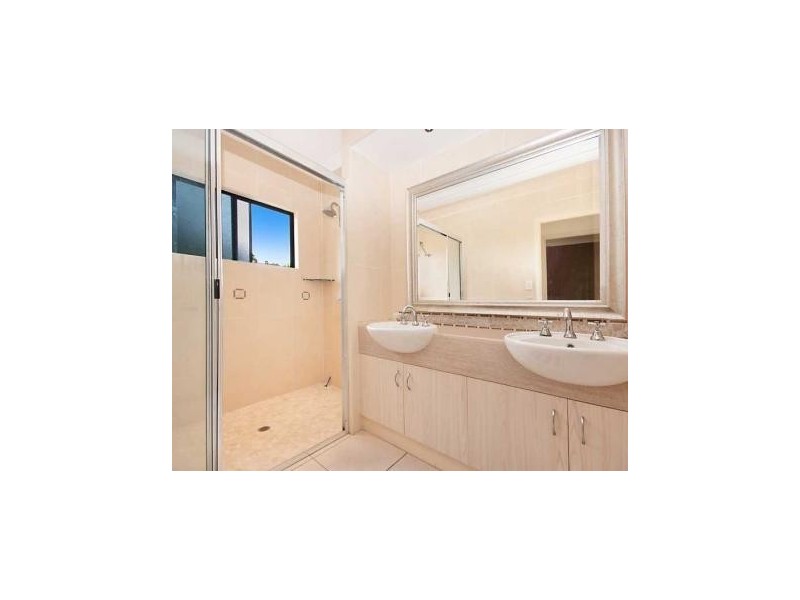 3 Oceanview Place, Mooroobool QLD 4870