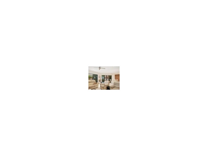 3 Oceanview Place, Mooroobool QLD 4870