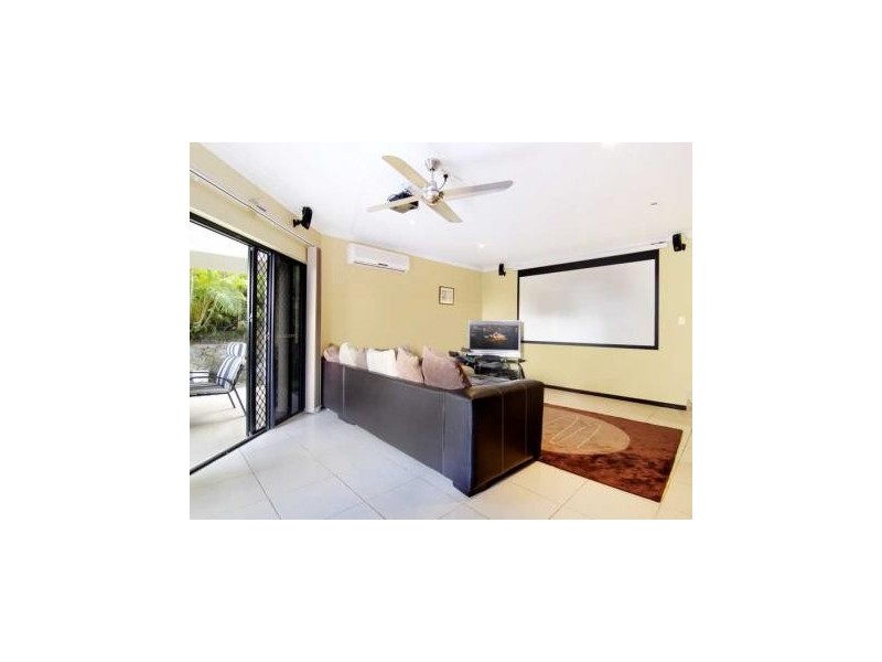 3 Oceanview Place, Mooroobool QLD 4870