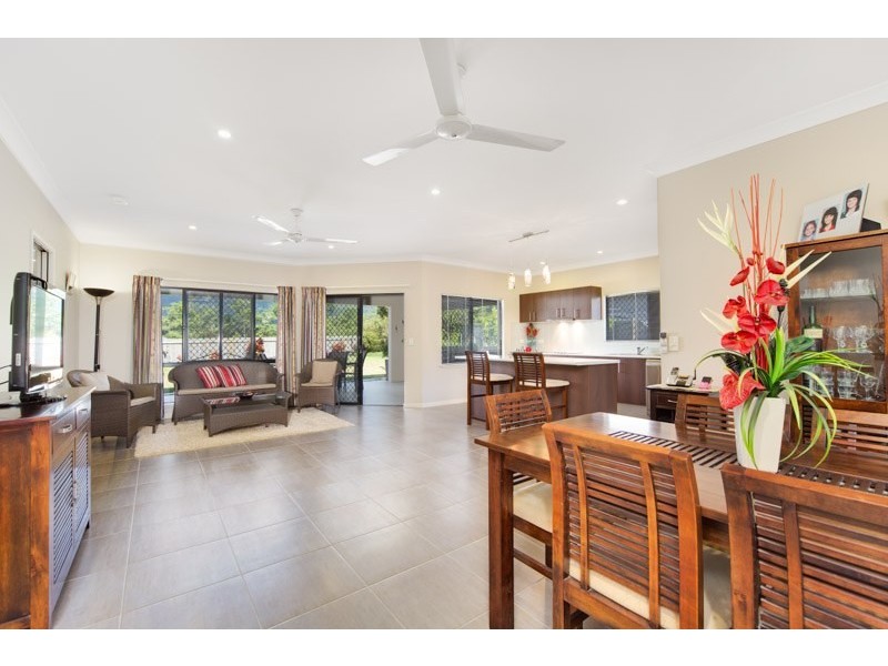 15 Lockyer Crescent, Bentley Park QLD 4869