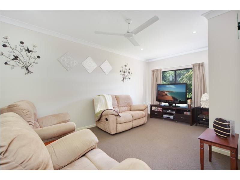 15 Lockyer Crescent, Bentley Park QLD 4869