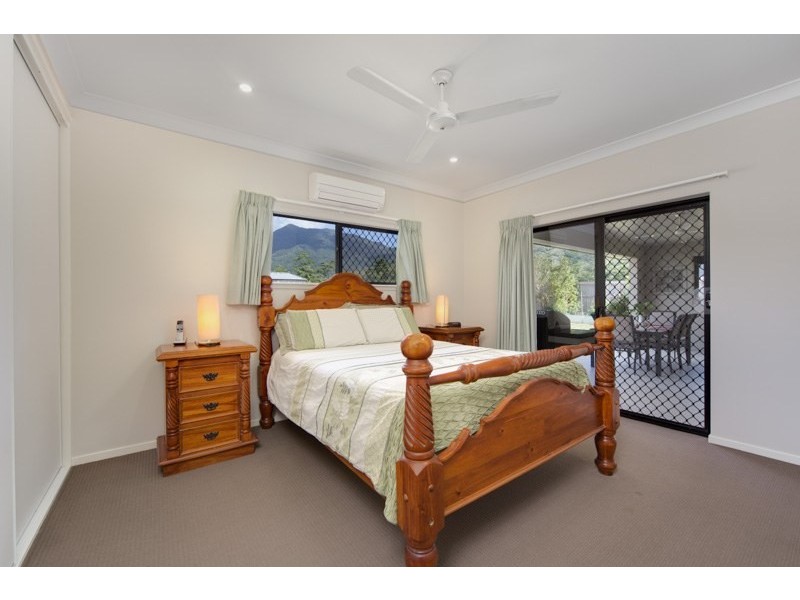 15 Lockyer Crescent, Bentley Park QLD 4869