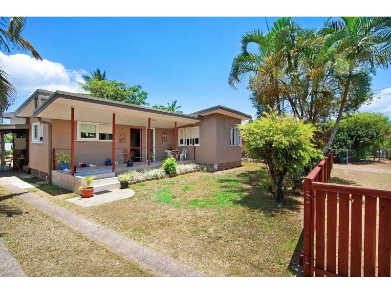 10 Cominos Place, Manunda QLD 4870