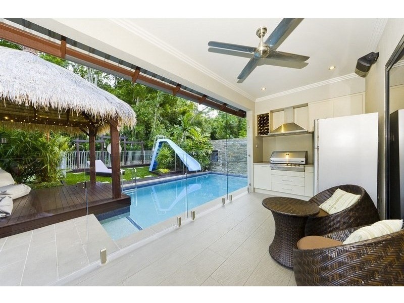17 Muller Street, Palm Cove QLD 4879