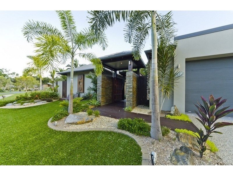 17 Muller Street, Palm Cove QLD 4879