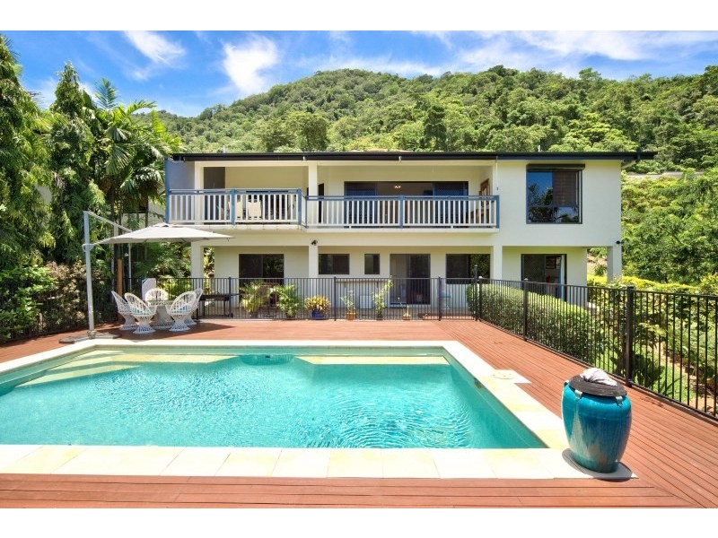 2 Oceanview Place, Mooroobool QLD 4870