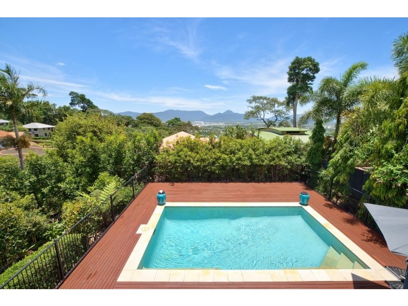 2 Oceanview Place, Mooroobool QLD 4870