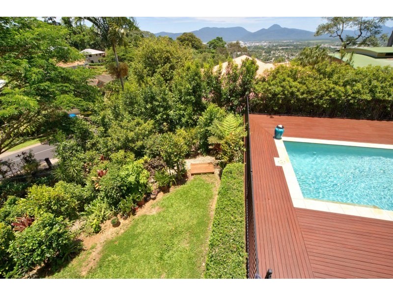 2 Oceanview Place, Mooroobool QLD 4870