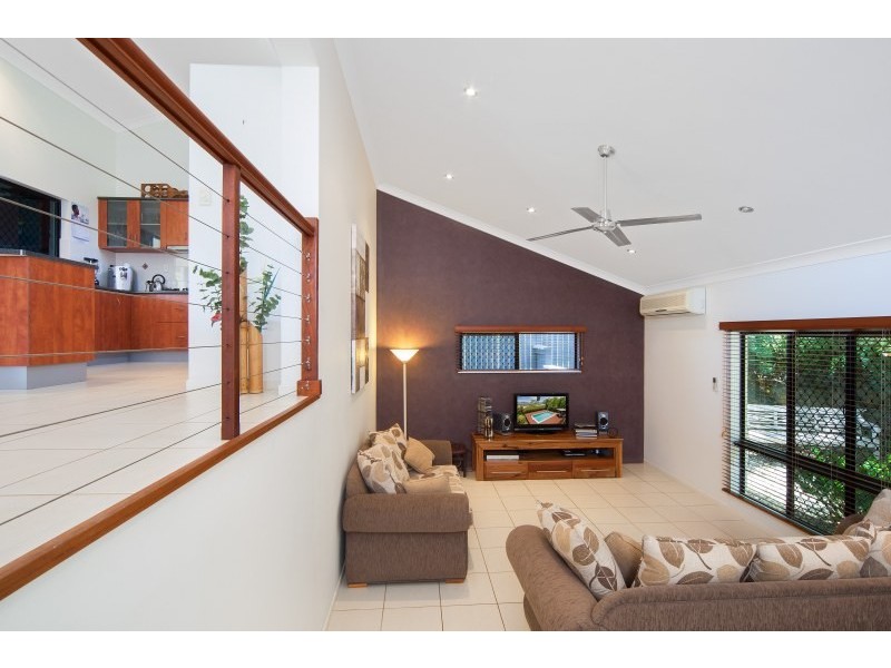 2 Oceanview Place, Mooroobool QLD 4870