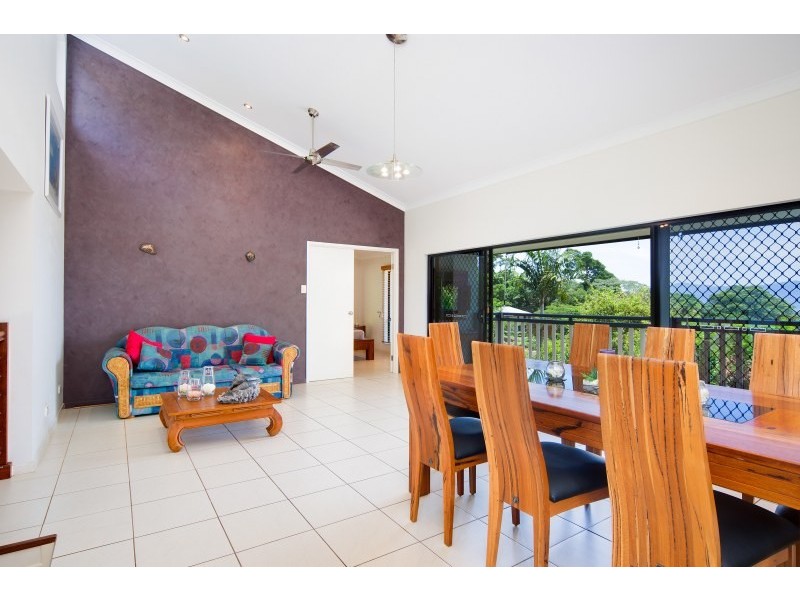 2 Oceanview Place, Mooroobool QLD 4870
