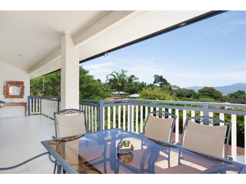 2 Oceanview Place, Mooroobool QLD 4870