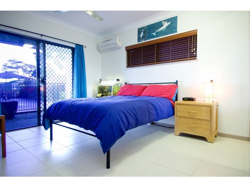 2 Oceanview Place, Mooroobool QLD 4870
