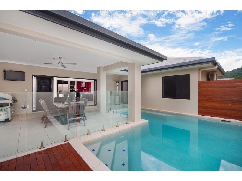 14 Kippin Close, Redlynch QLD 4870