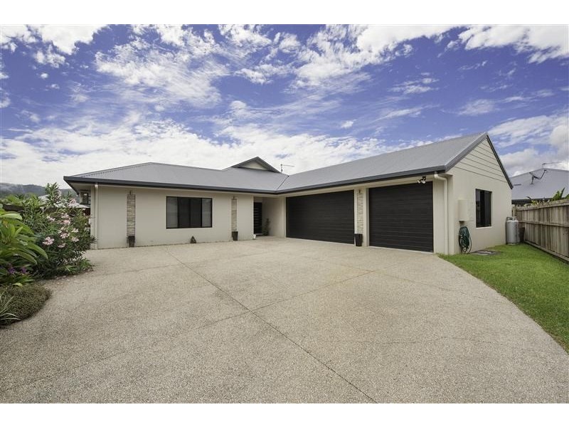 14 Kippin Close, Redlynch QLD 4870