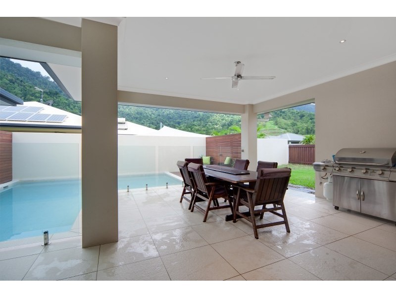 14 Kippin Close, Redlynch QLD 4870