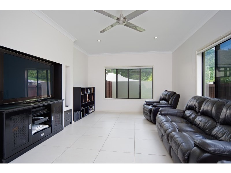 14 Kippin Close, Redlynch QLD 4870