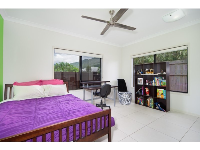 14 Kippin Close, Redlynch QLD 4870