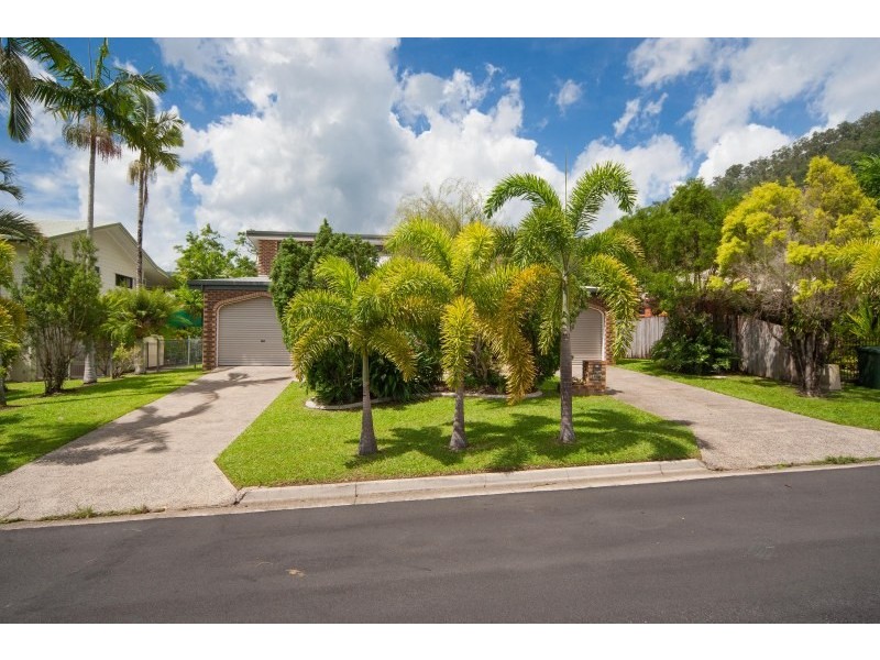 27 Hadrian Avenue, Mooroobool QLD 4870