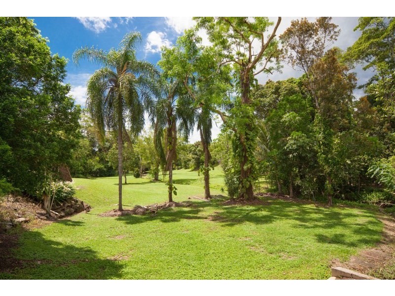 27 Hadrian Avenue, Mooroobool QLD 4870