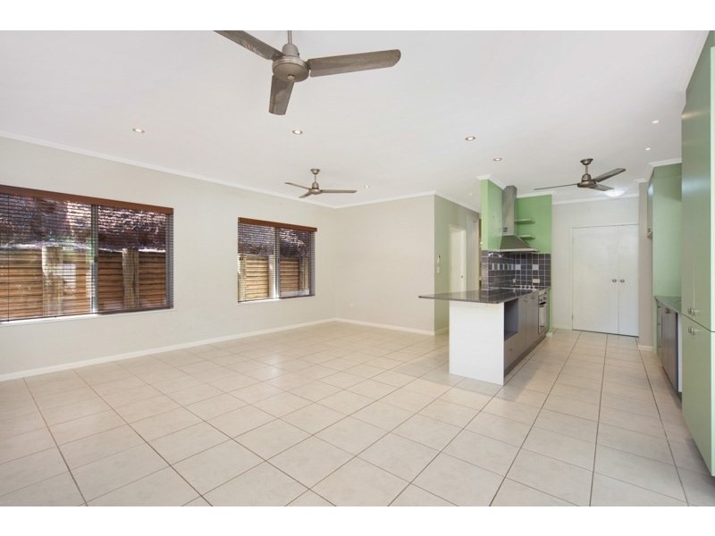 43 William Hickey Street, Redlynch QLD 4870