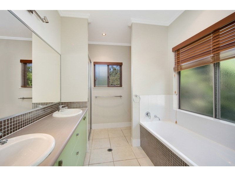 43 William Hickey Street, Redlynch QLD 4870