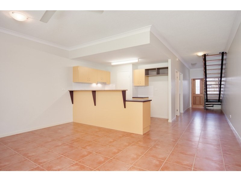 2/6 Quetta Close, Manoora QLD 4870