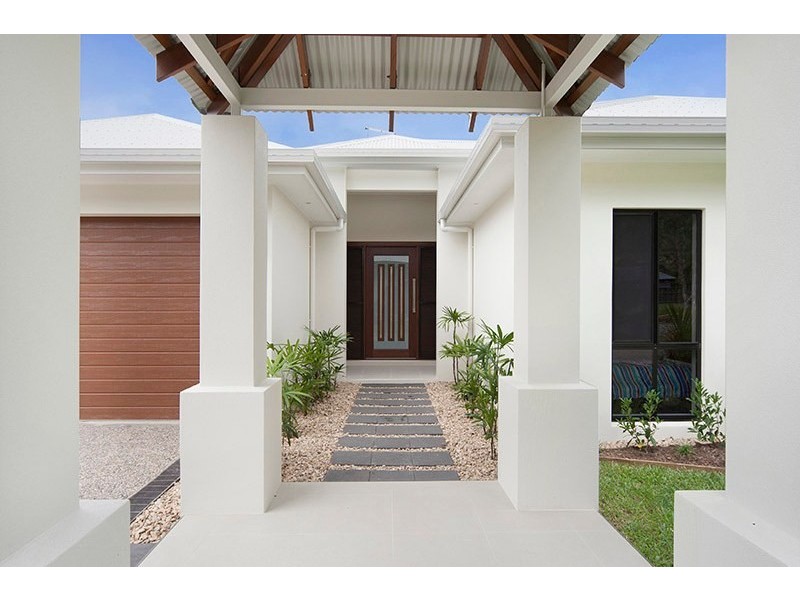 7 Sennfeld Close, Palm Cove QLD 4879