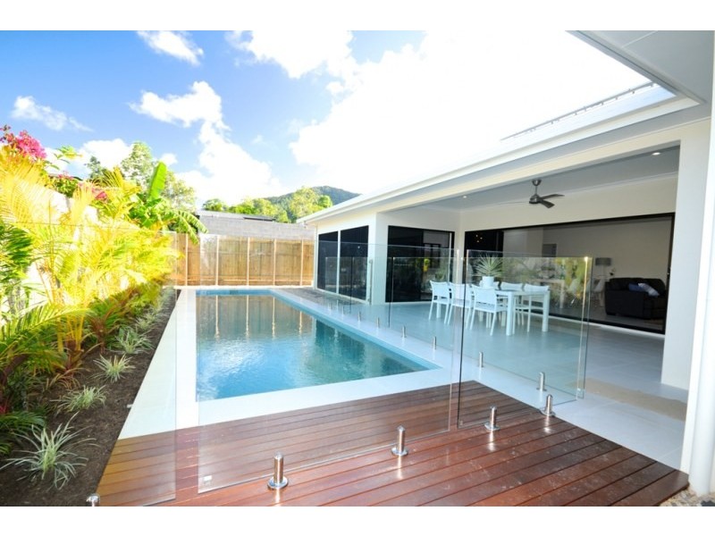 7 Sennfeld Close, Palm Cove QLD 4879