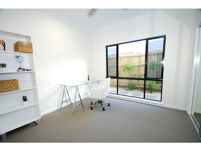 7 Sennfeld Close, Palm Cove QLD 4879