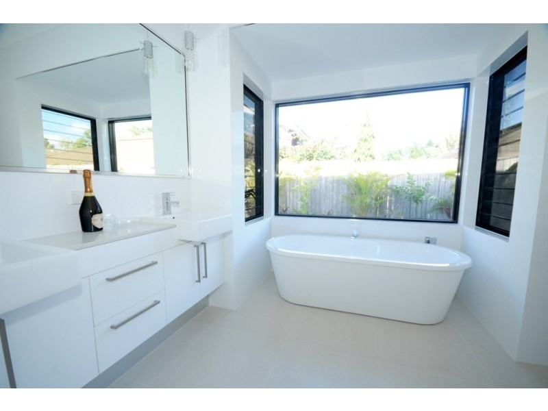 7 Sennfeld Close, Palm Cove QLD 4879