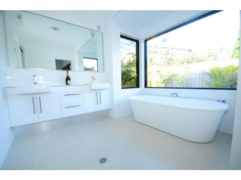 7 Sennfeld Close, Palm Cove QLD 4879