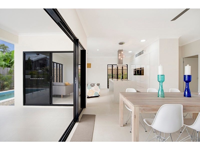 7 Sennfeld Close, Palm Cove QLD 4879