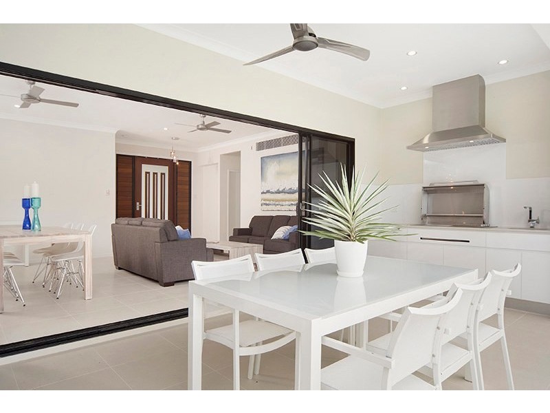 7 Sennfeld Close, Palm Cove QLD 4879