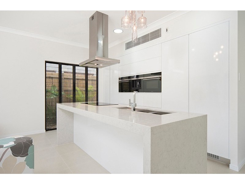 7 Sennfeld Close, Palm Cove QLD 4879