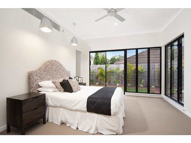7 Sennfeld Close, Palm Cove QLD 4879