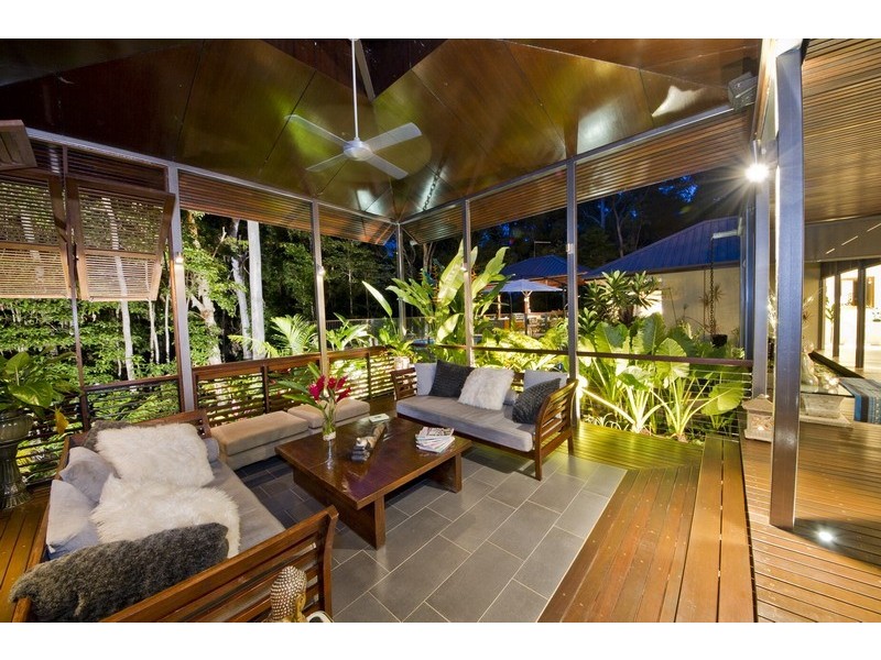 40-42 Linden Street, Palm Cove QLD 4879