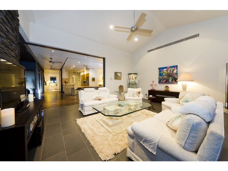 40-42 Linden Street, Palm Cove QLD 4879