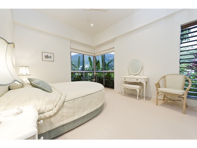 40-42 Linden Street, Palm Cove QLD 4879
