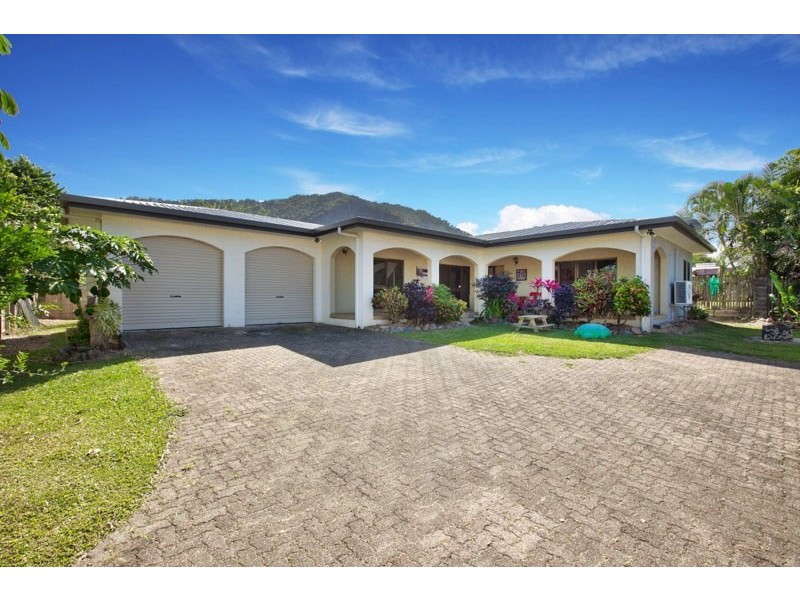 32 Lavender Street, Mooroobool QLD 4870