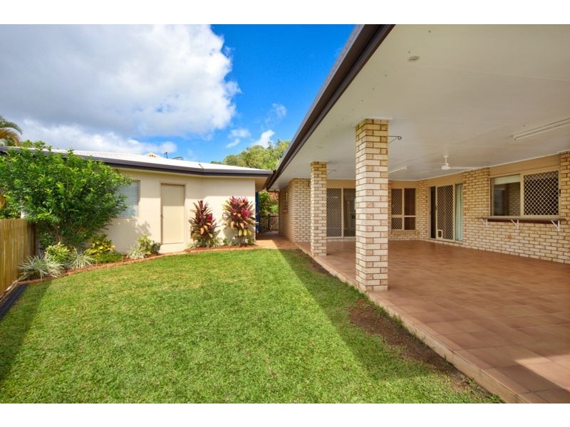 7 Popple Close, Kanimbla QLD 4870