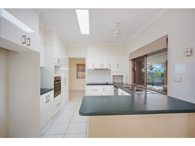 7 Popple Close, Kanimbla QLD 4870