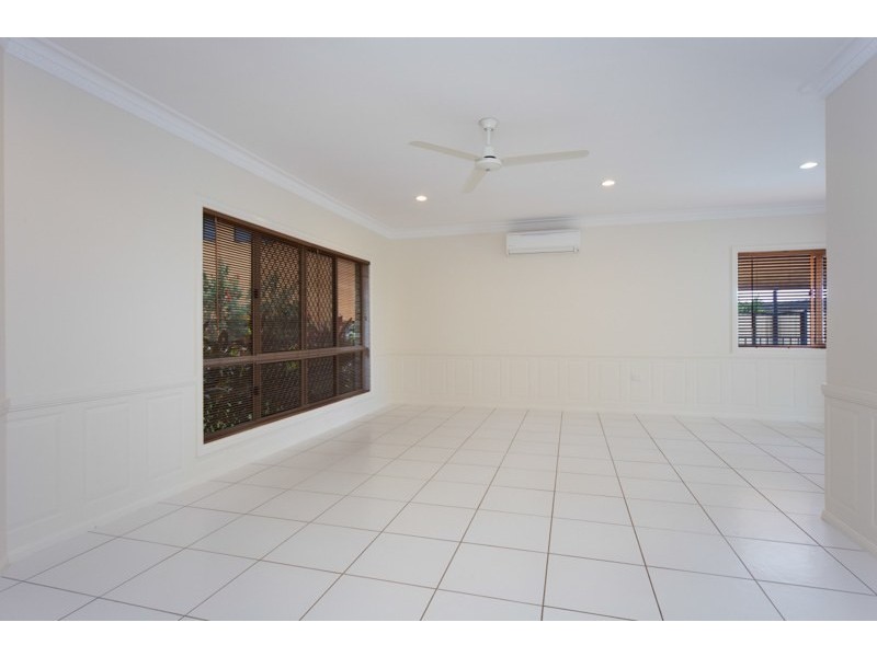 7 Popple Close, Kanimbla QLD 4870