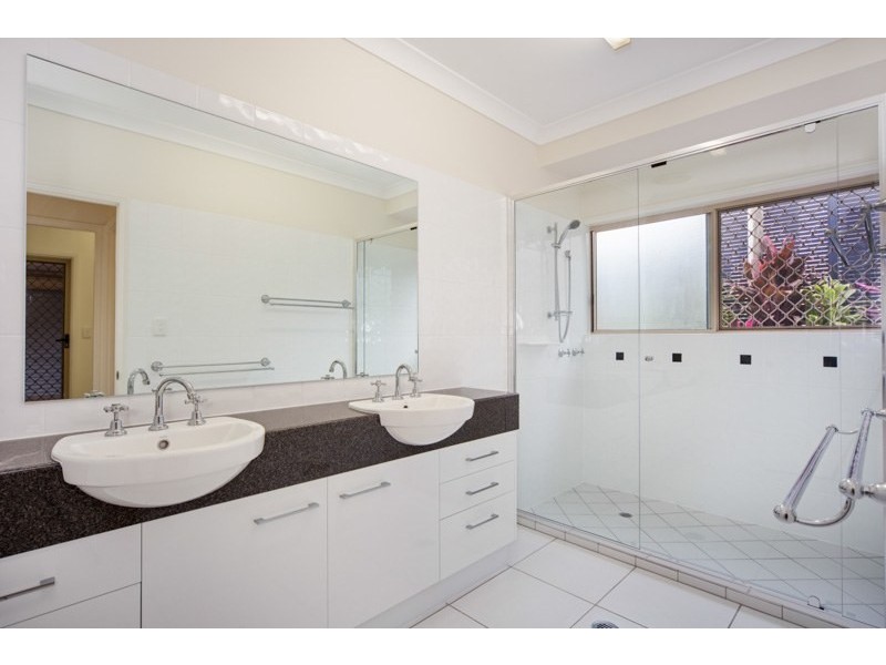 7 Popple Close, Kanimbla QLD 4870