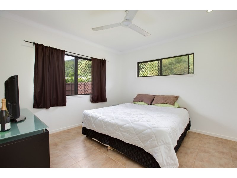 8 Northgate Close, Redlynch QLD 4870