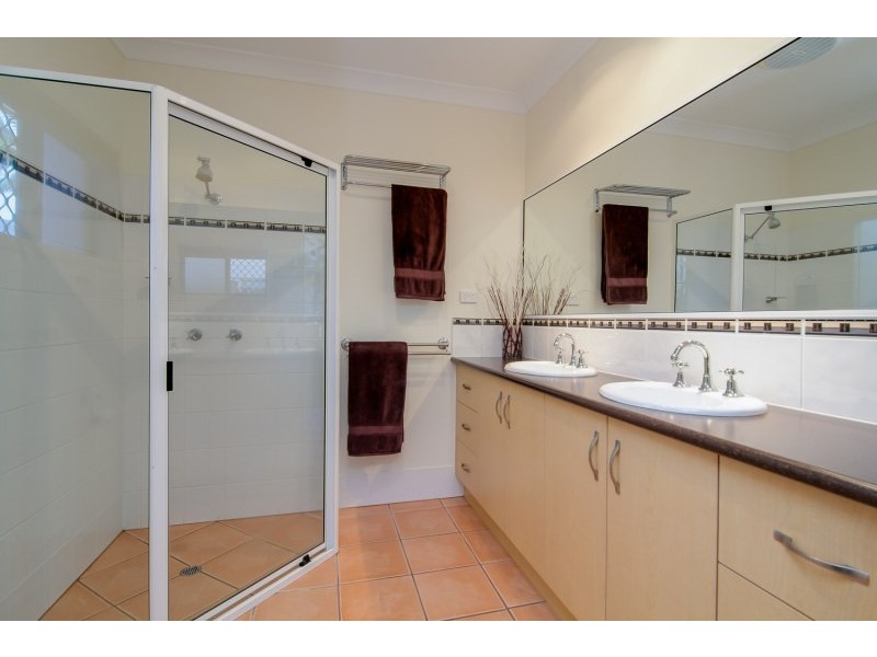 65 Fairley Street, Redlynch QLD 4870