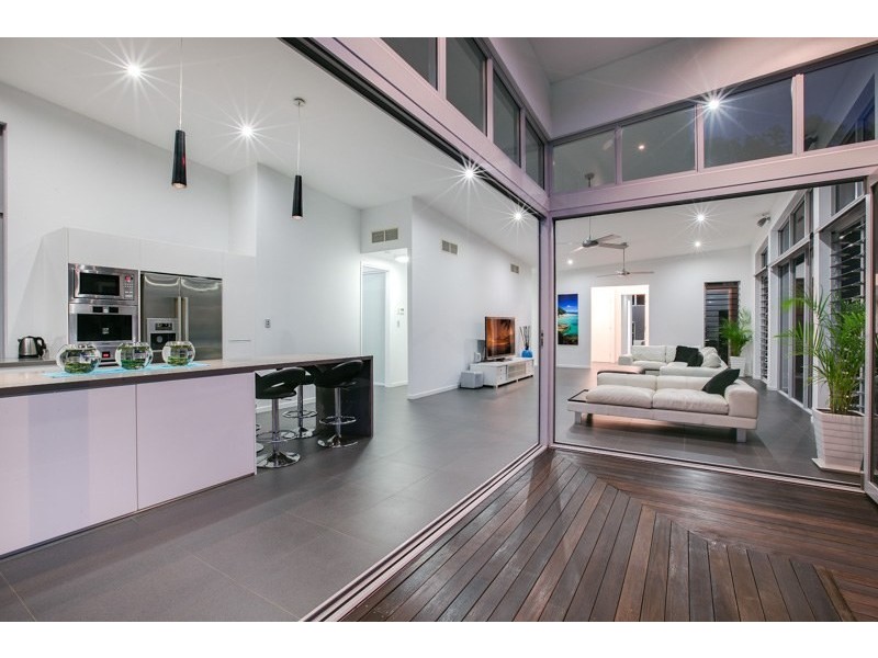 22-24 Aurelia Road, Palm Cove QLD 4879