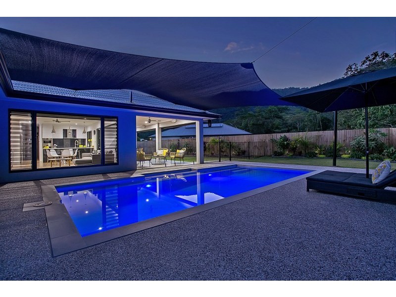 8 Lockyer Crescent, Bentley Park QLD 4869